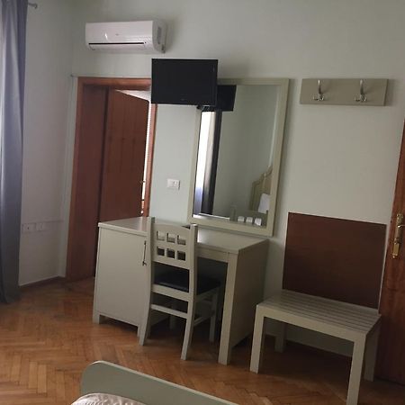 Hotel De Paris Tirana Exteriér fotografie