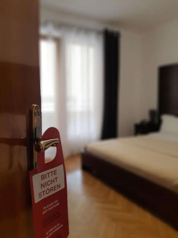 Hotel De Paris Tirana Exteriér fotografie